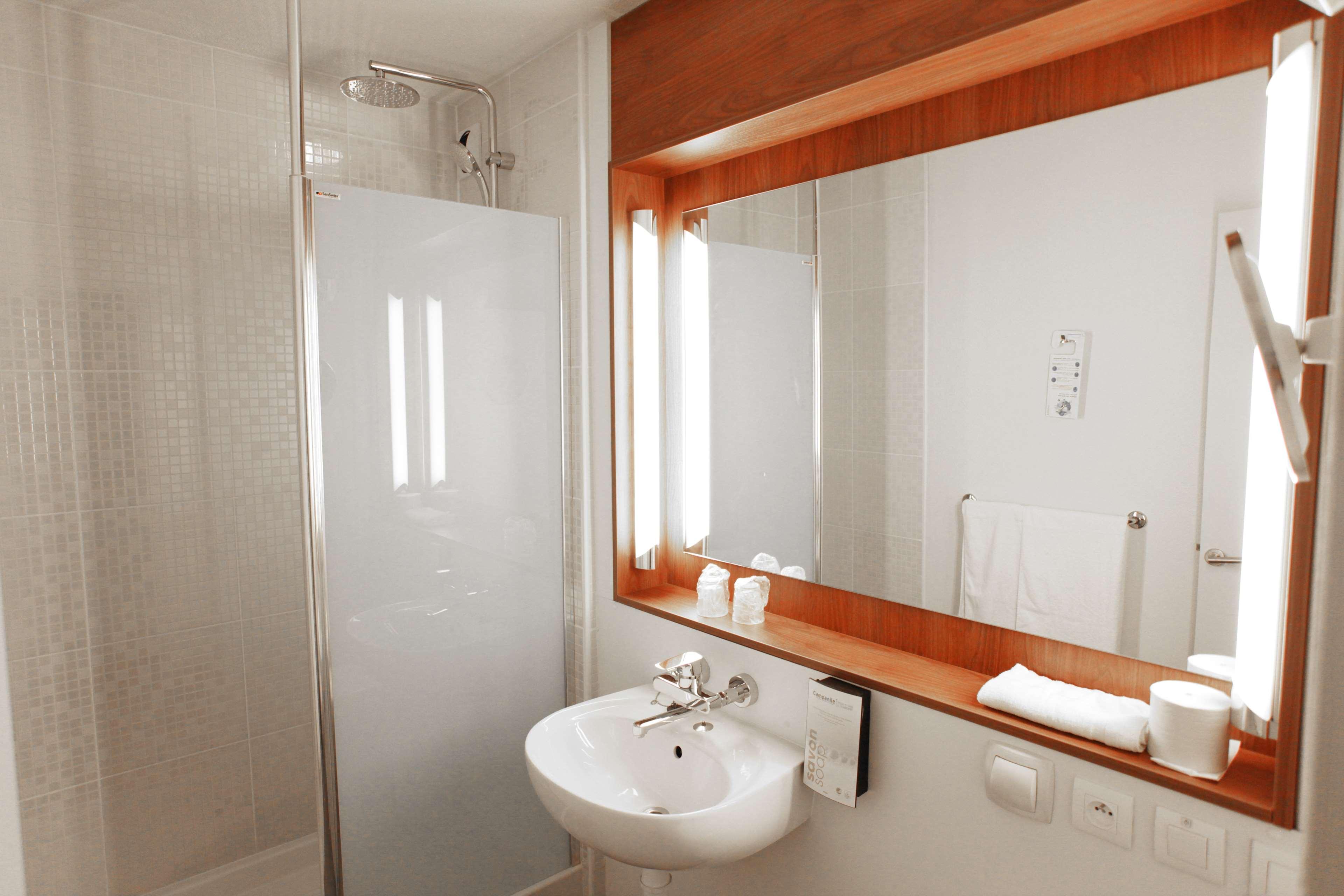 B&B Hotel Avignon Sud Parc Des Expositions Екстериор снимка